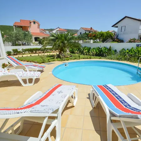 Сasa de vacaciones Valdor By Interhome