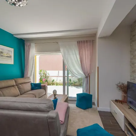 Valdor By Interhome Sovlje