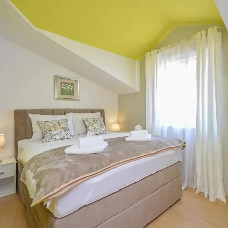 Valdor By Interhome Sovlje