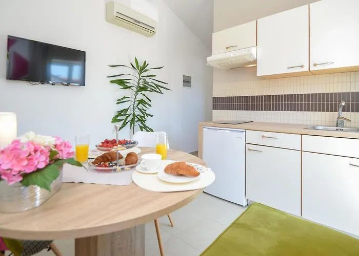 Valdor By Interhome * Sovlje