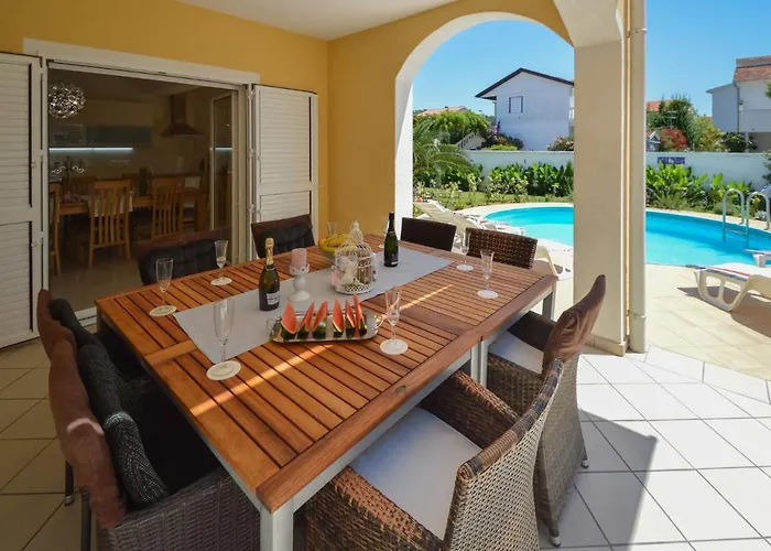 Valdor By Interhome Vakantiehuis Sovlje