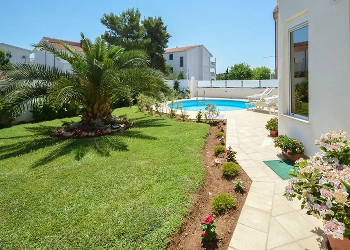 Valdor By Interhome * Sovlje